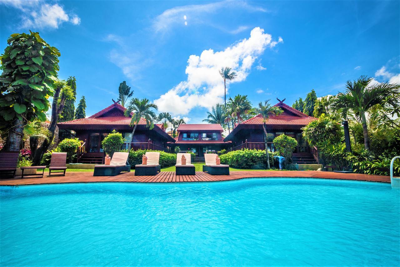 Erawan Villa Hotel Bang Rak Beach  Exterior foto