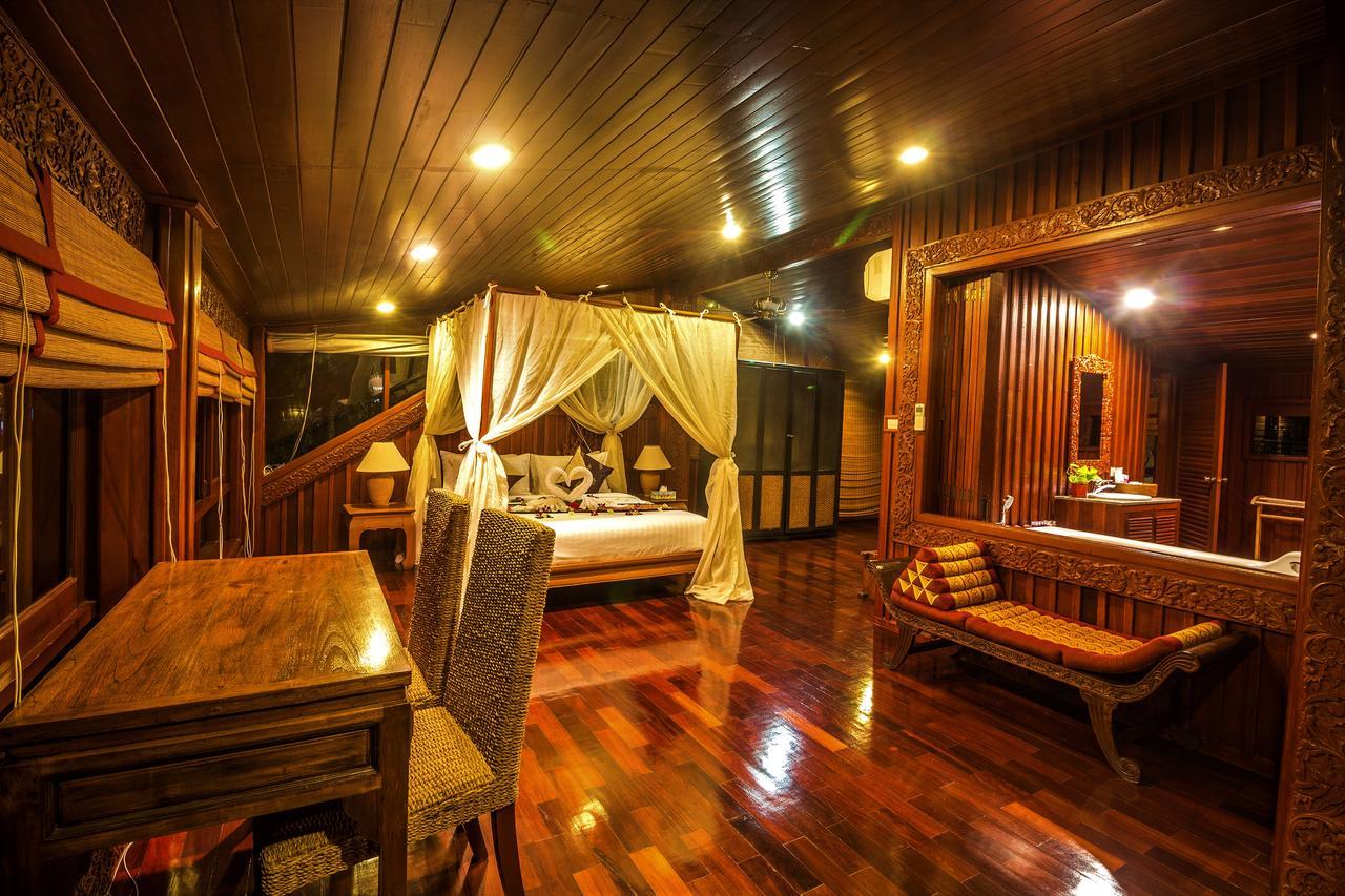 Erawan Villa Hotel Bang Rak Beach  Exterior foto