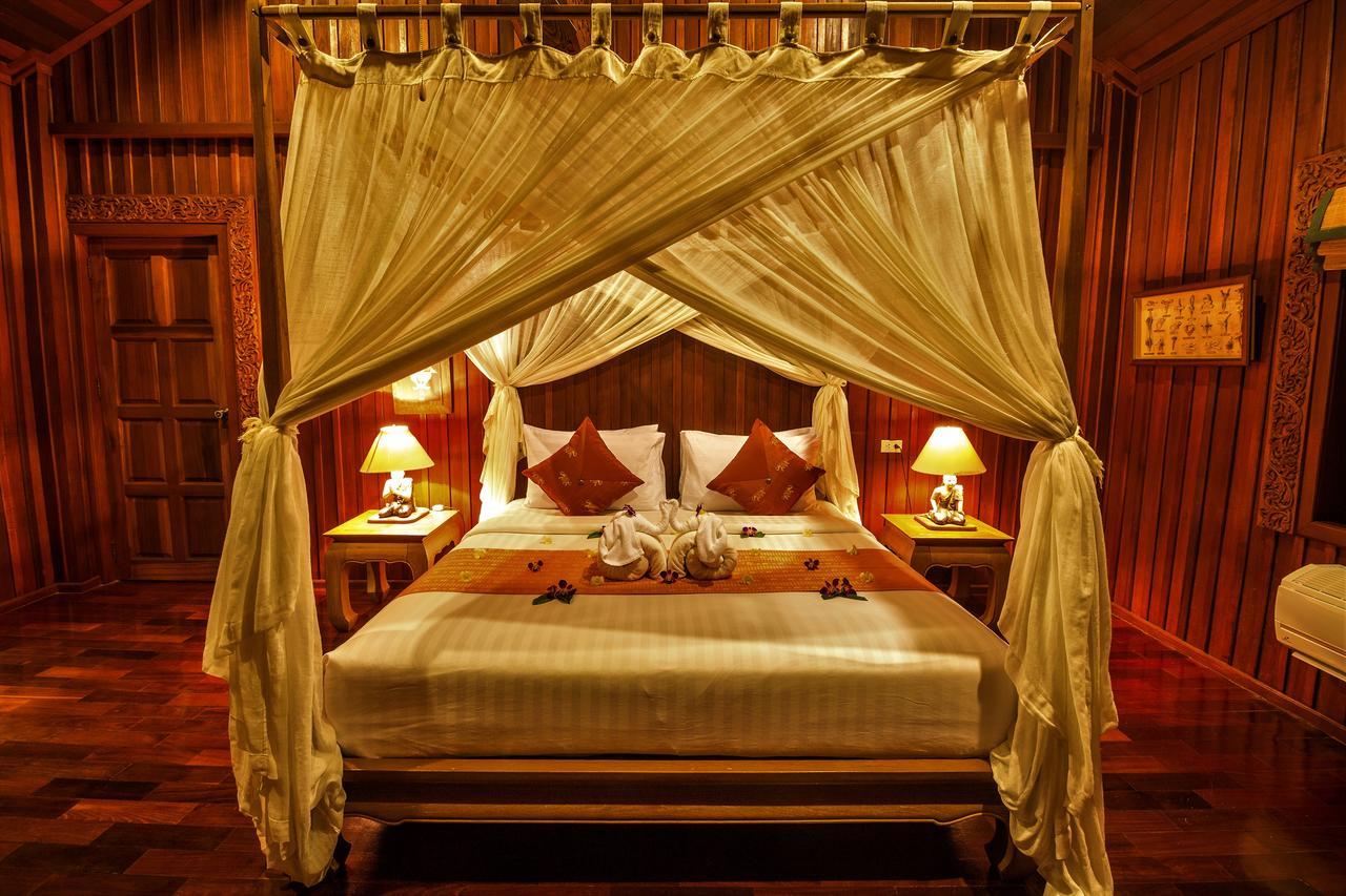 Erawan Villa Hotel Bang Rak Beach  Exterior foto